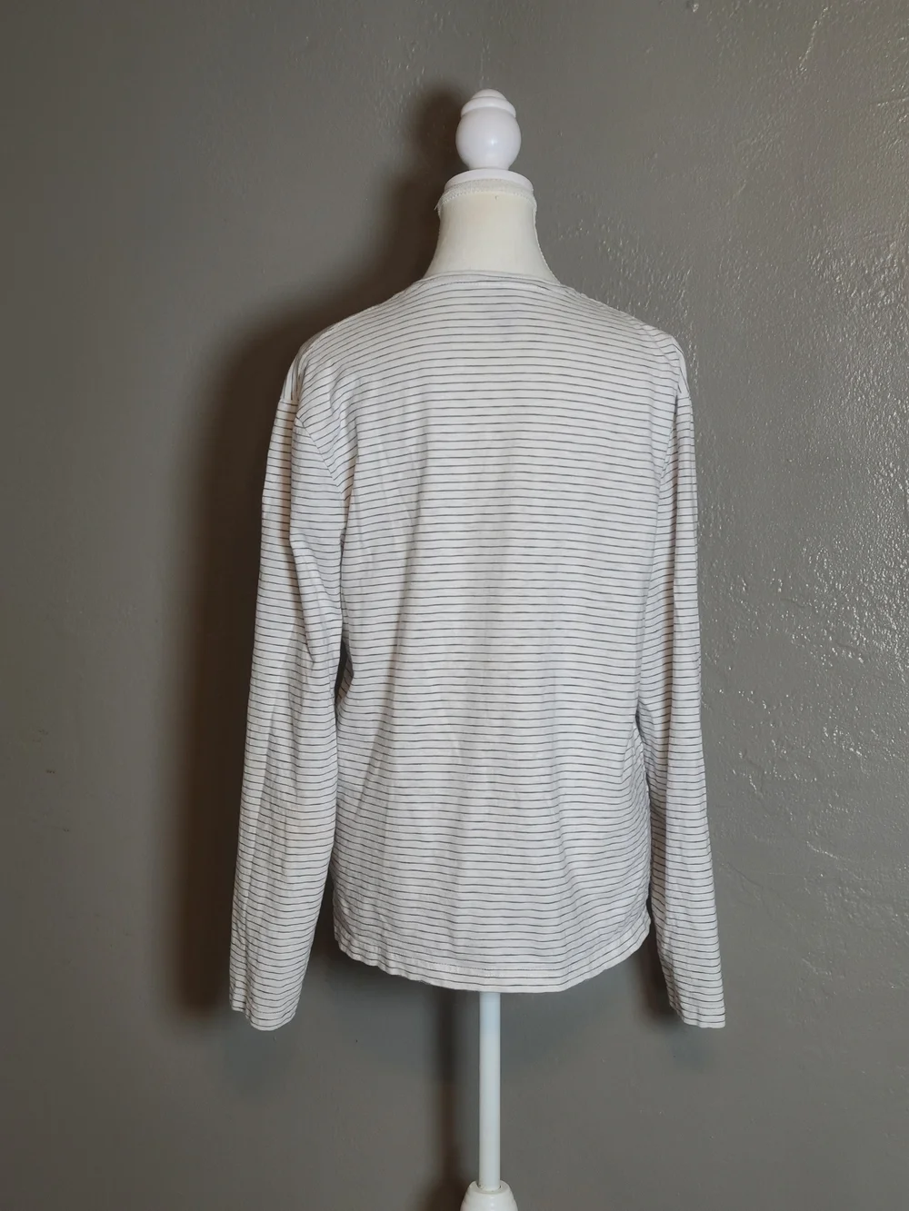 J. Crew Knit Goods Stylish Light Gray & White Striped Long-Sleeve Tee M Pocket